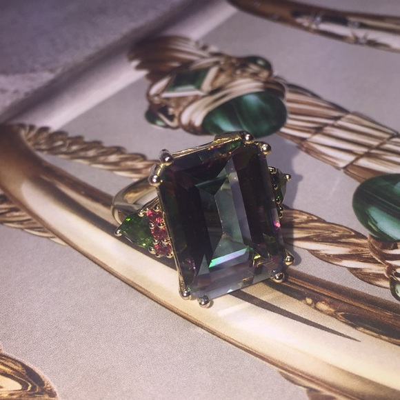 Jewelry - $3.99 SHIPPING WHAT A KNOCK OUT-MULTI-COLOR QUARTZ